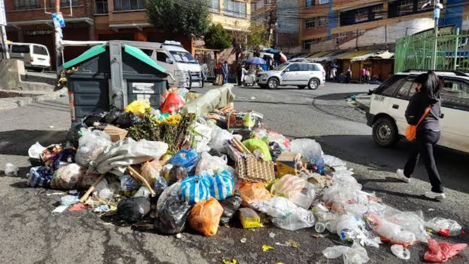 Falta de combustible limita recolección de basura en La Paz y genera alerta sanitaria Diseno sin titulo 20260520 182546 0000