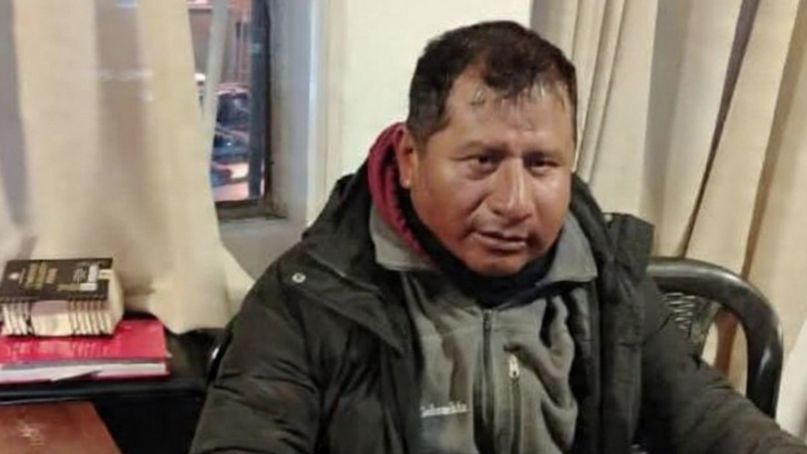 Policía aprehende en El Alto a dirigente de los Ponchos Rojos por instigación en bloqueos Diseno sin titulo 20260606 094630 0000