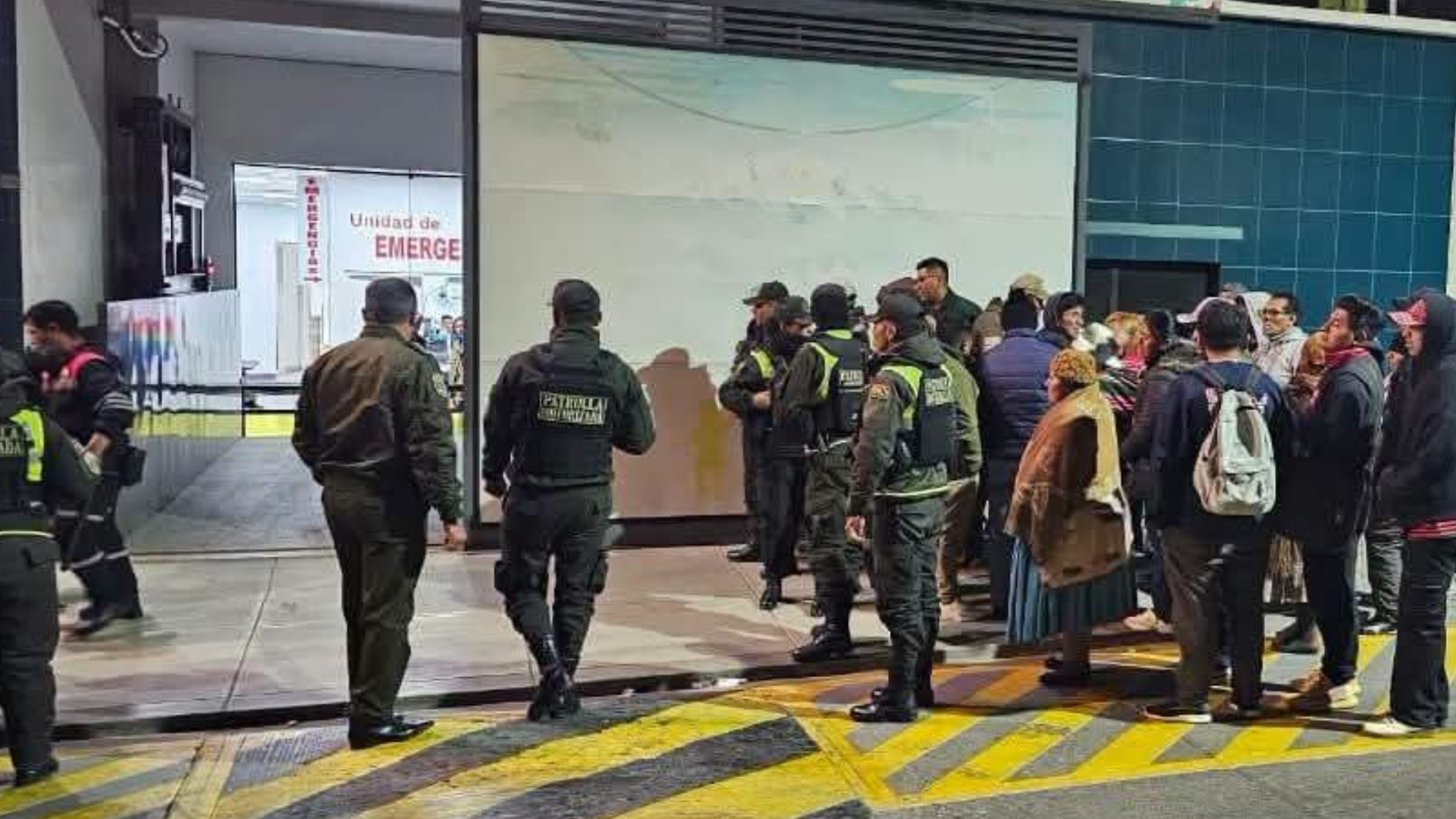 Tres trabajadores pierden la vida tras ser aplastados por material de acero en El Alto Diseno sin titulo 20260718 092454 0000