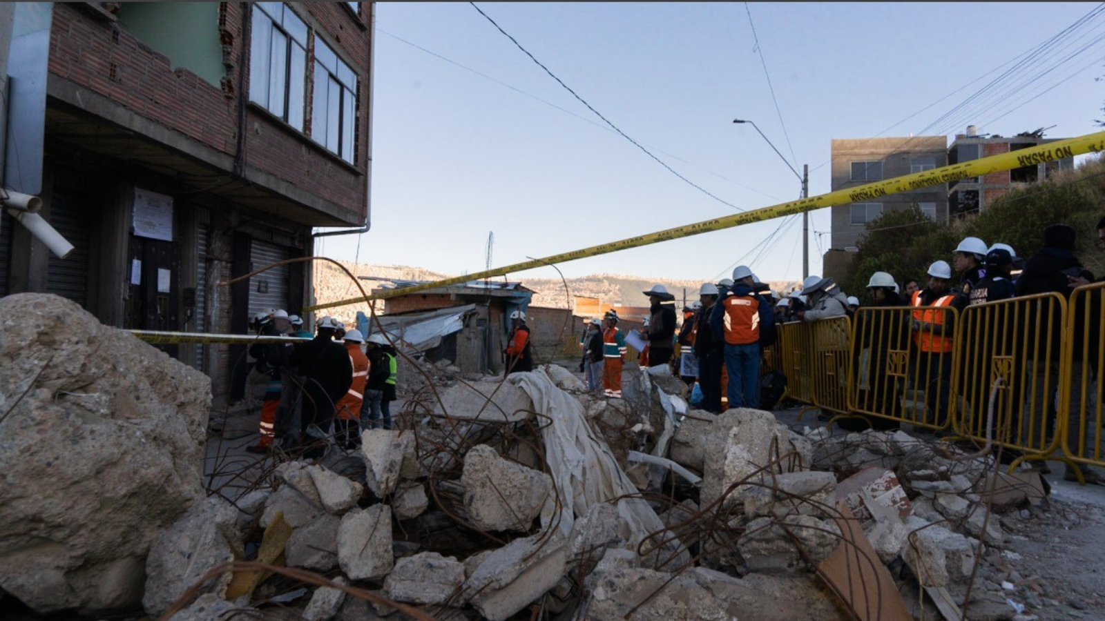 Alcaldía de La Paz demuele 3 viviendas en riesgo en San Isidro y proyecta reabrir la avenida Nieves Linares en 4 meses Diseno sin titulo 20260718 181137 0000