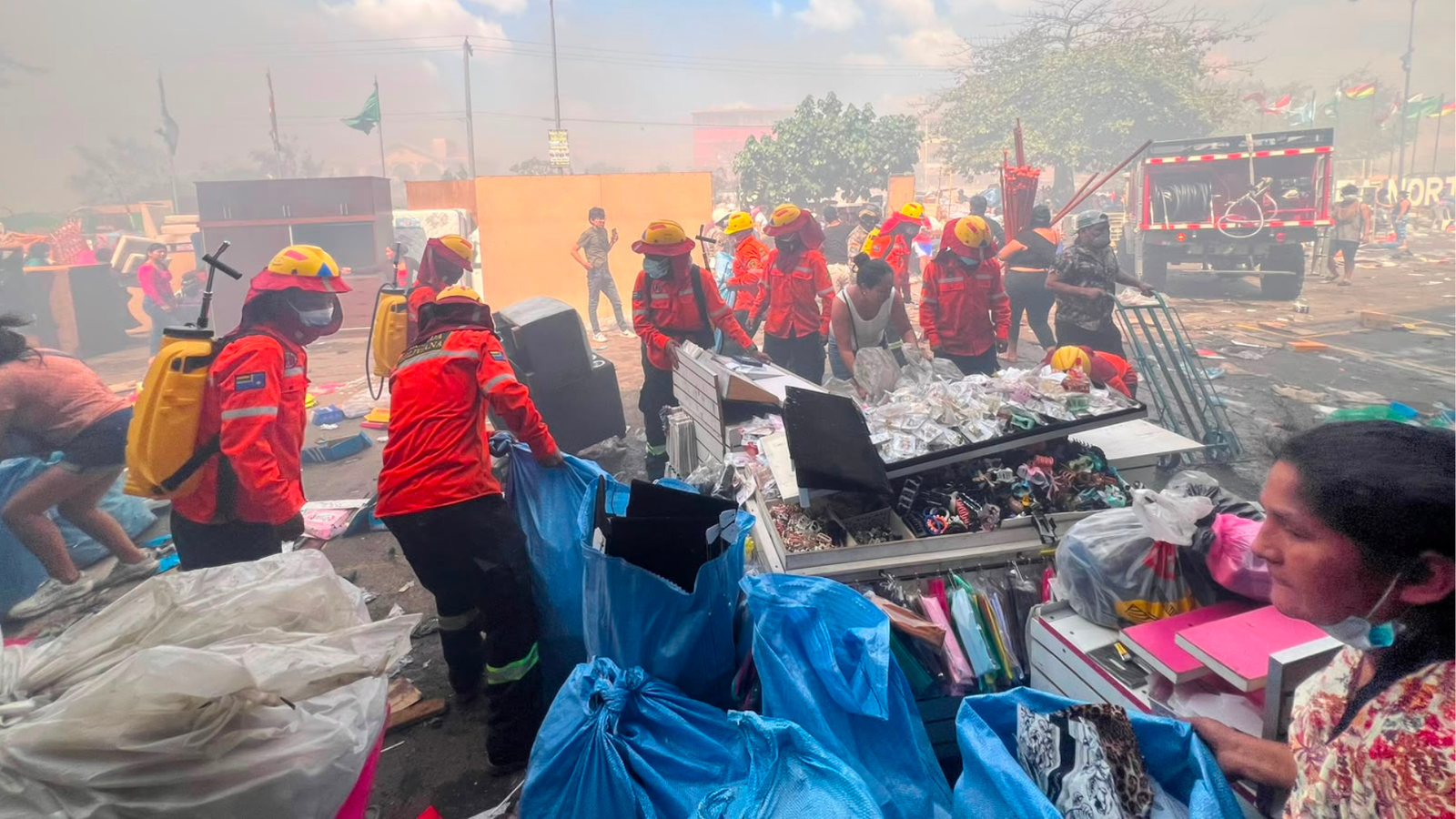 Gobierno anuncia plan de apoyo para comerciantes afectados tras el incendio en Barrio Lindo Diseno sin titulo 20260808 121425 0000