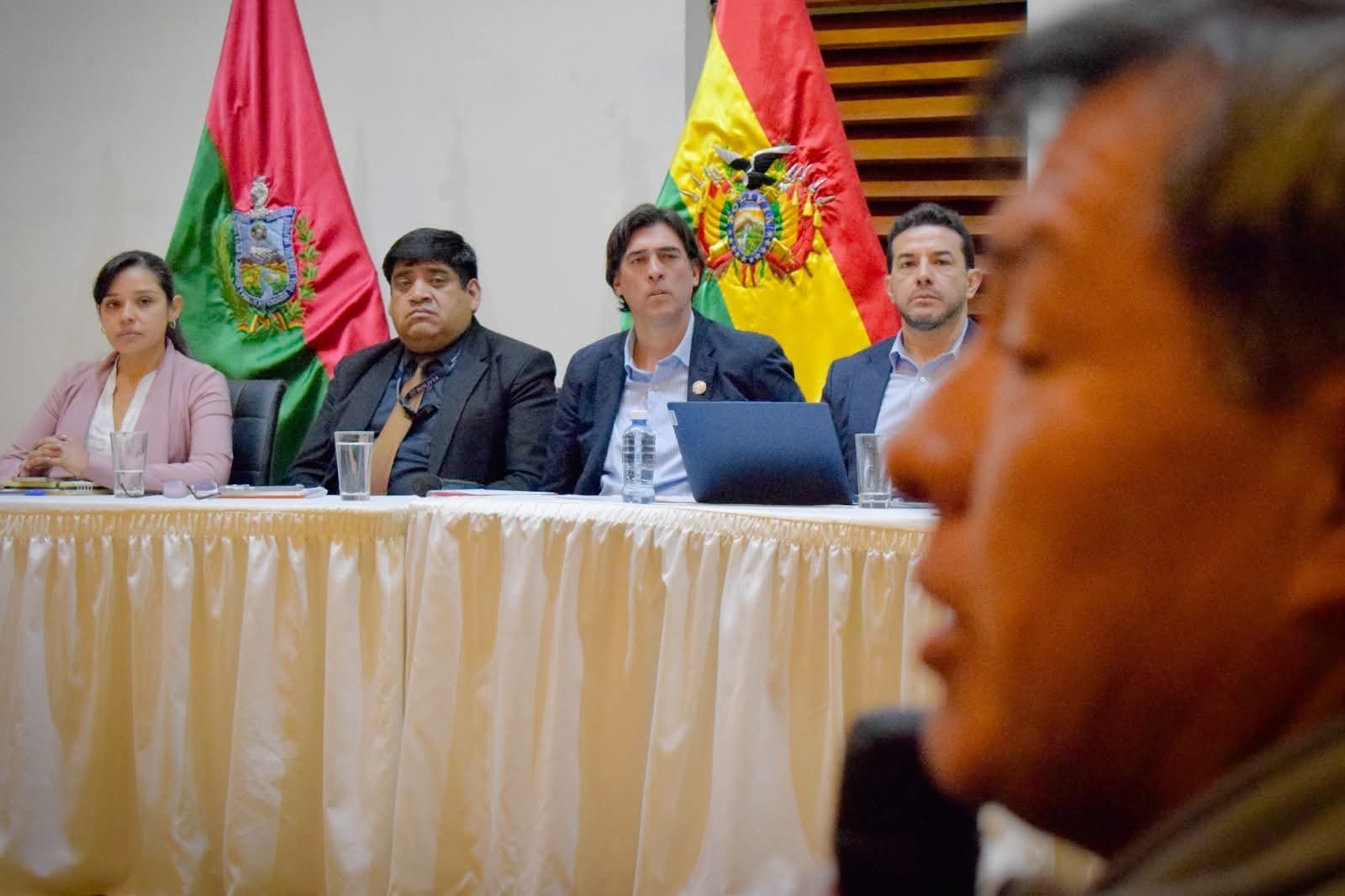 Gobierno y transportistas acuerdan inspecciones viales con la ABC FB IMG 1770092265435