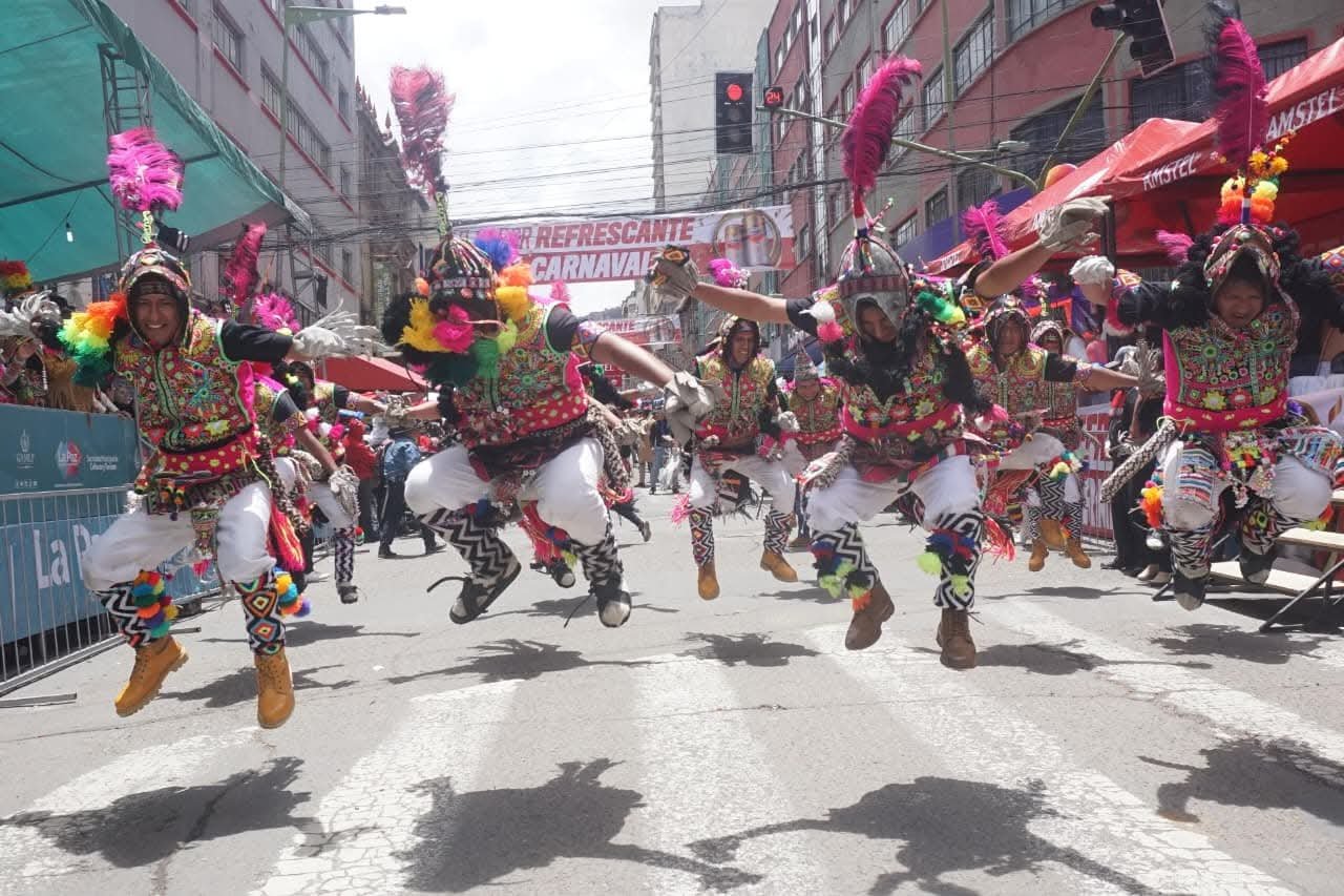 Danza, música y tradición se apoderan del centro de La Paz con el Jisk’a Anata FB IMG 1771271523842