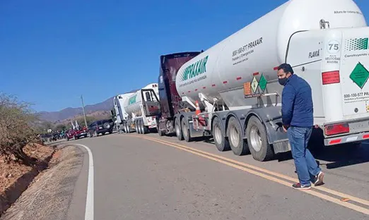 En La Paz y El Alto, 16 hospitales se están quedando sin oxígeno tras bloqueos FOTO 1 2