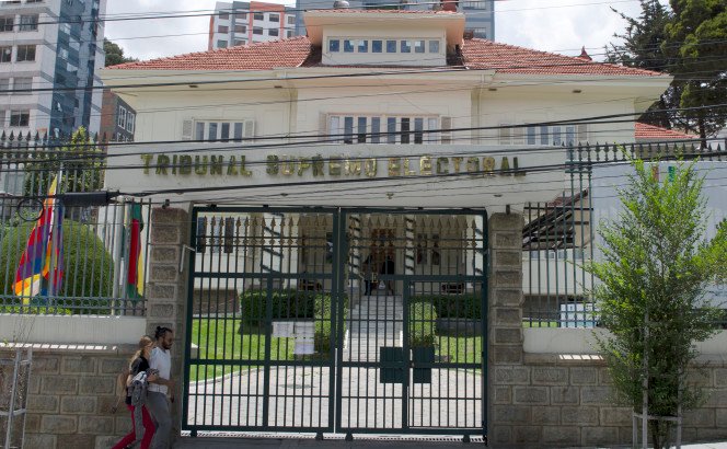 TSE reporta la aprehensión del juez que intentó suspender la anulación de la personería jurídica de ADN FRONTIS 770X410