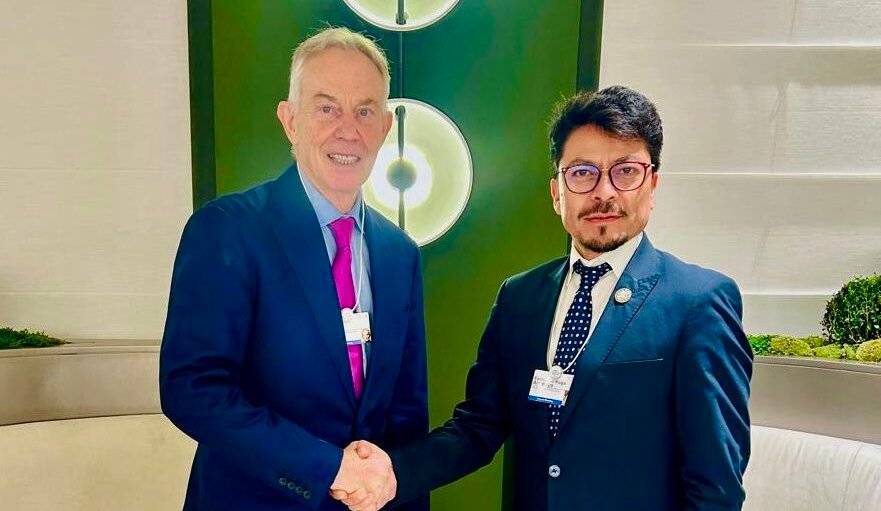 El litio posiciona a Bolivia en Davos y canciller revela interés de Tony Blair de visitar el país G MXB9LWMAAoRHi 1