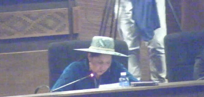 Senadora, entre lágrimas, pide renuncia de Ministro de Hidrocarburos en interpelación por crisis de gasolina HFetJV WcAAQnua e1775765756358