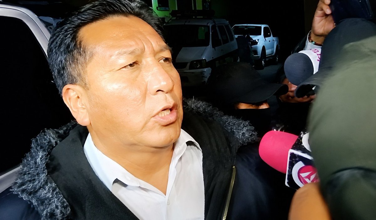 Juez dicta detención domiciliaria sin salida laboral para el exdiputado Freddy Mamani HORjZizXUAAaFLU 1