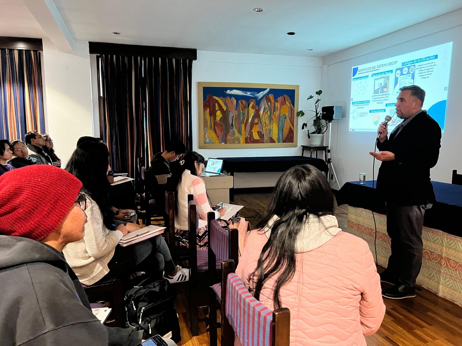 Seprec capacita a jóvenes emprendedores junto a Educo Bolivia IMG 20250506 WA0046 scaled