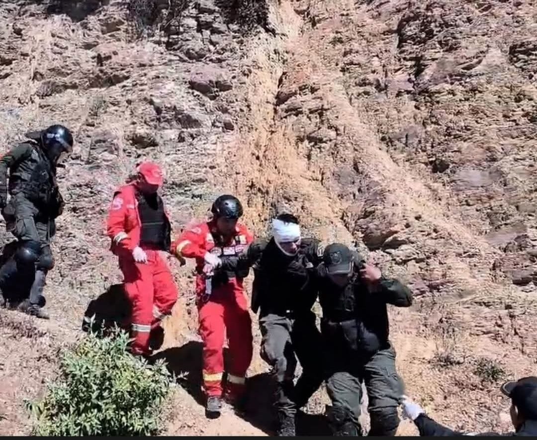 Cochabamba: Al menos 5 policías heridos tras una emboscada en el desbloqueo en Bombeo IMG 20250603 165159