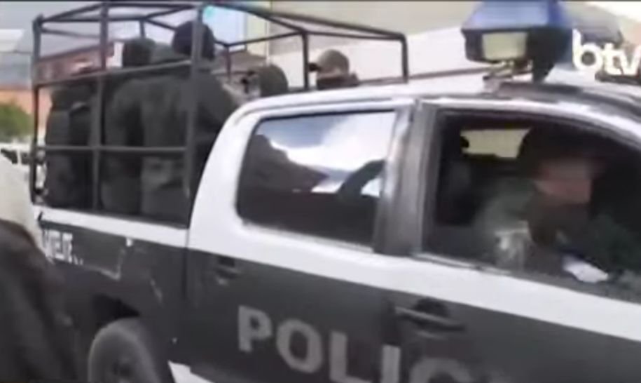 Policía y FFAA despliegan 900 efectivos en carreteras de La Paz ante posibles movilizaciones IMG 20260927 115544