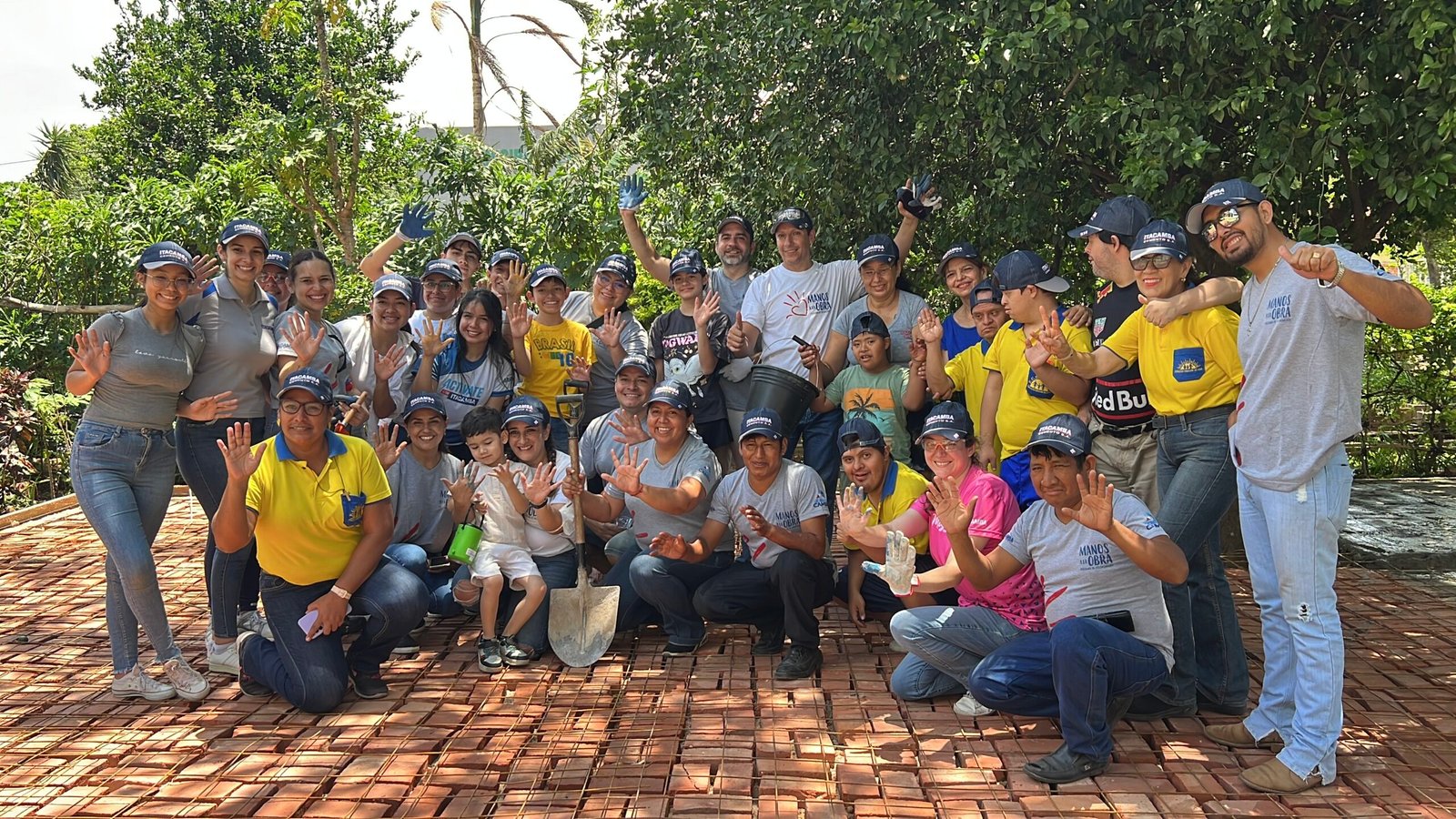 Voluntarios de Itacamba transforman espacios de FUSINDO durante jornada solidaria IMG E3018 scaled