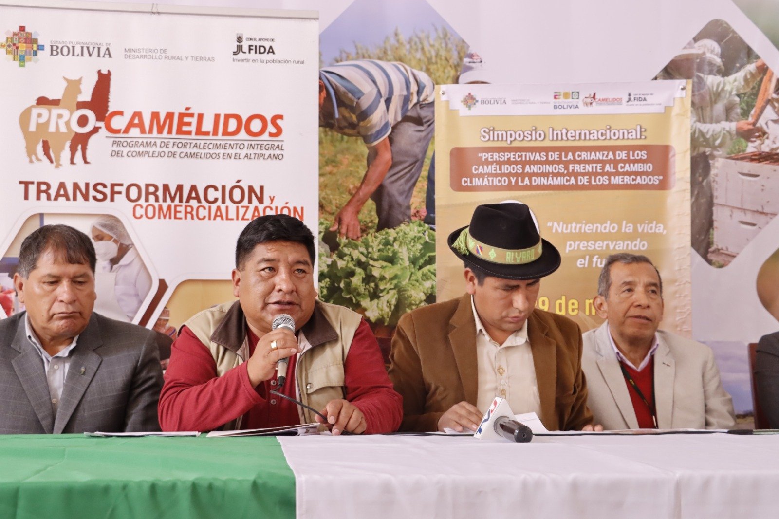 Desarrollo Rural reúne a investigadores para destacar los avances en la producción y transformación camélida Imagen de WhatsApp 2024 05 27 a las 17.00.43 6f665bd3