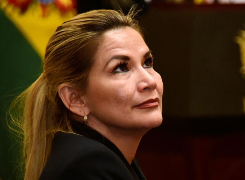 Justicia otorga dejar en libertad a la expresidenta Jeanine Añez por el caso Senkata Jeanine Anez criticas Reuters 1024x576 1 e1756308905160