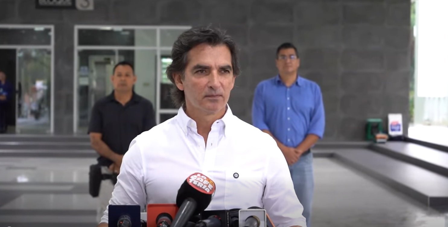 Mamén instruye quitar fotos y retratos de autoridades en oficinas ediles y propone reemplazarlas por imágenes familiares Mamen Saavedra