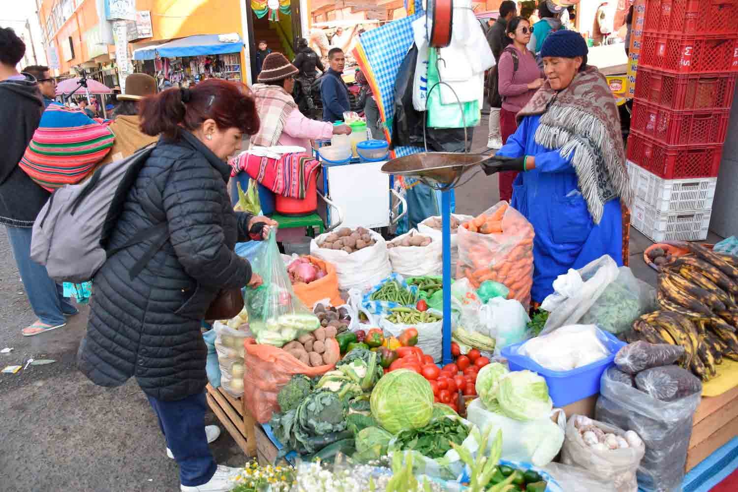 Defensoría alerta que el 63% de las familias ya no puede comprar la canasta básica P 1 15 cm x 11 1