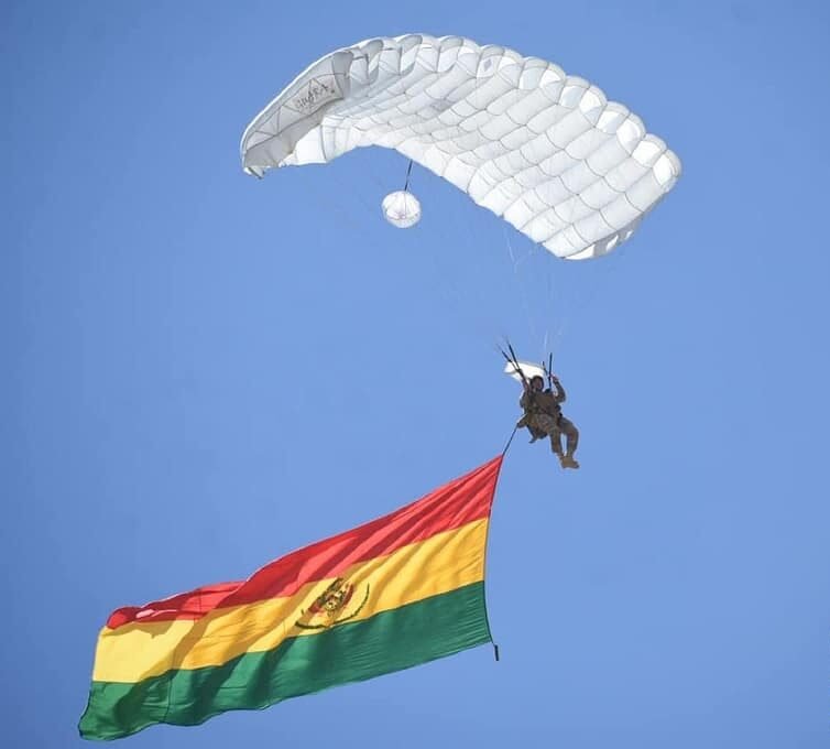 Instructor muere durante salto en curso de paracaidismo en Cochabamba Paracaidismo infodiez e1784320246894