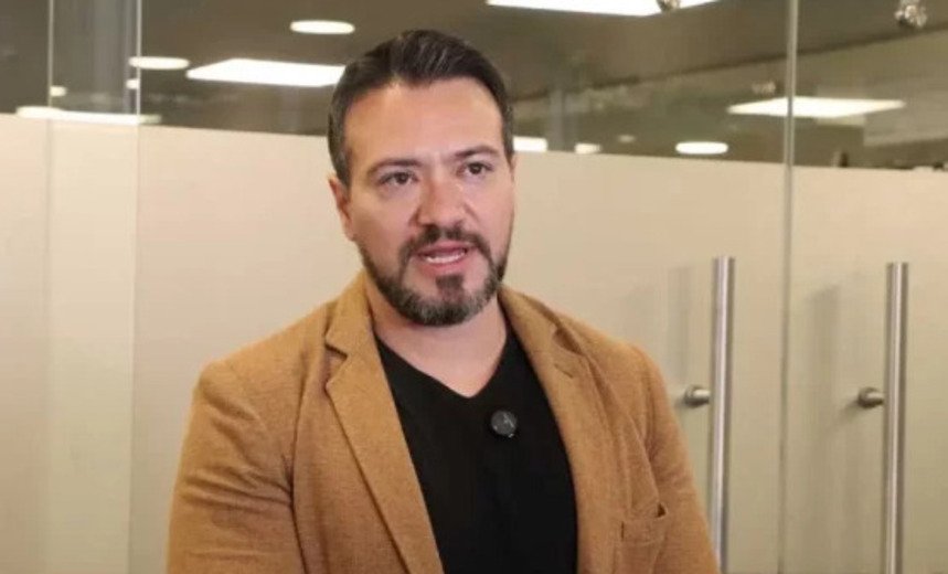 Diputado Reyes califica de “golpista” el cabildo de El Alto y pide proceso ético para Condori REYES 696x464 1 1