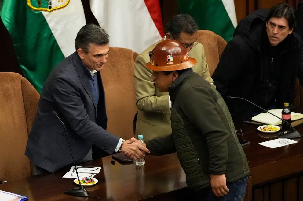 COB aguarda informe sobre detenidos y prevé reinstalar diálogo con el Gobierno este viernes SZK22WECBVG6FI3KXLTO2KEV6E