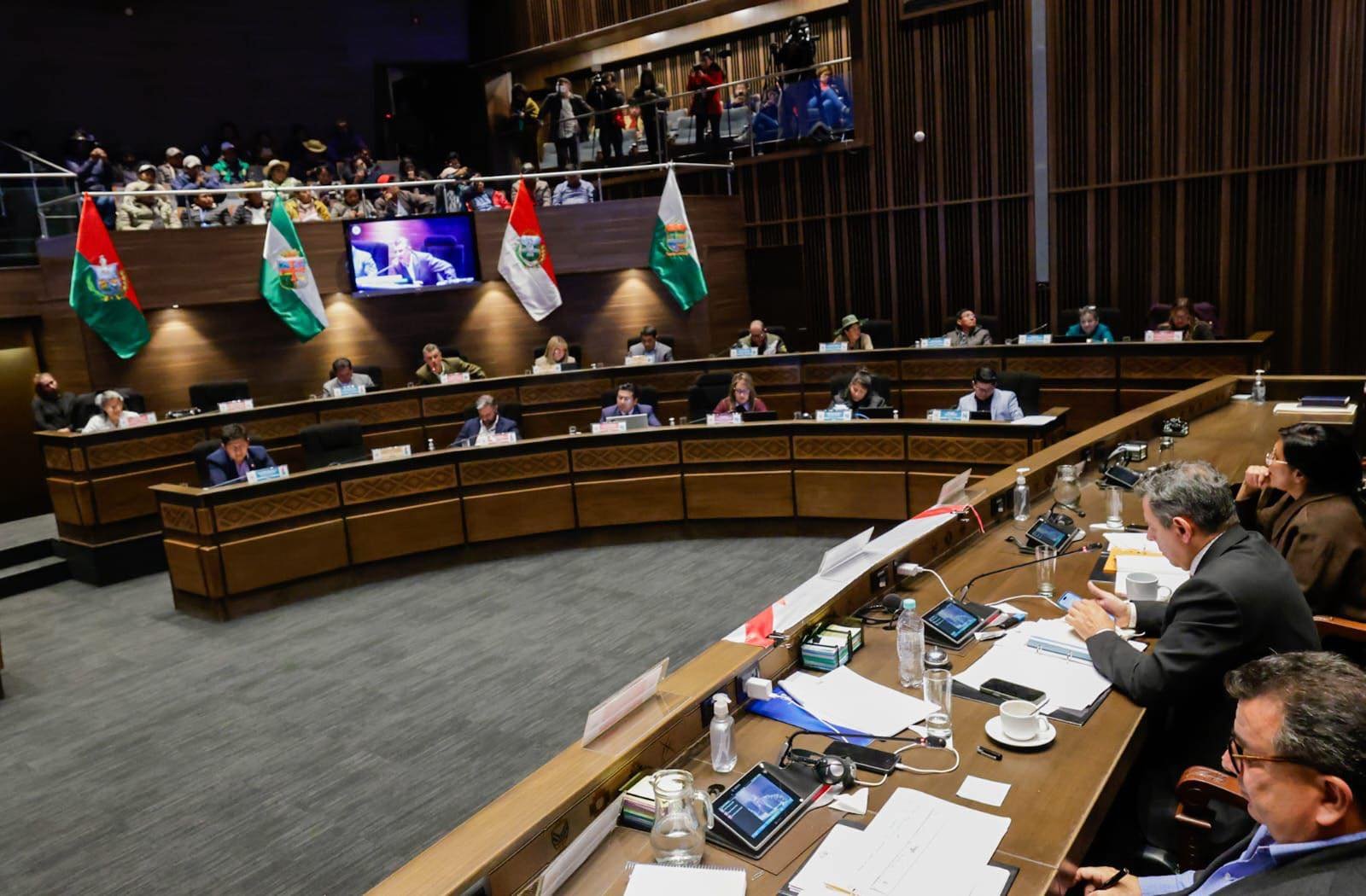 Gobierno sustituye proyecto ley de Estado de excepción antes de sesión del Senado Senadores