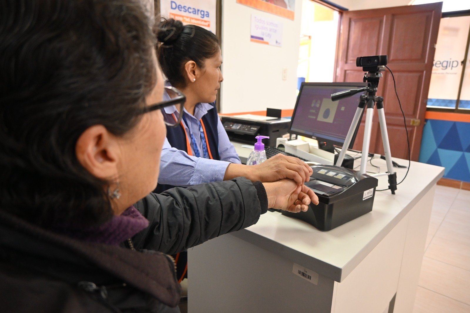 Segip atenderá cada primer sábado del mes hasta diciembre para trámites de cédula Trabajo del Segip para emision de carnet de indentidad Segip