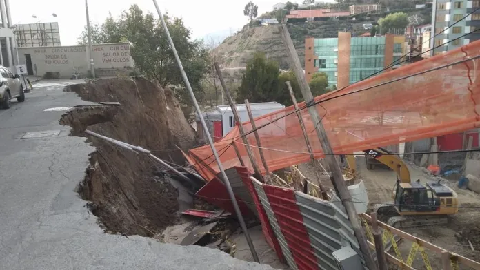 Cae plataforma de una construcción en la final 20 de Octubre y realizan evacuaciones en el sector WhatsApp Image 2024 01 11 at 08.49.04