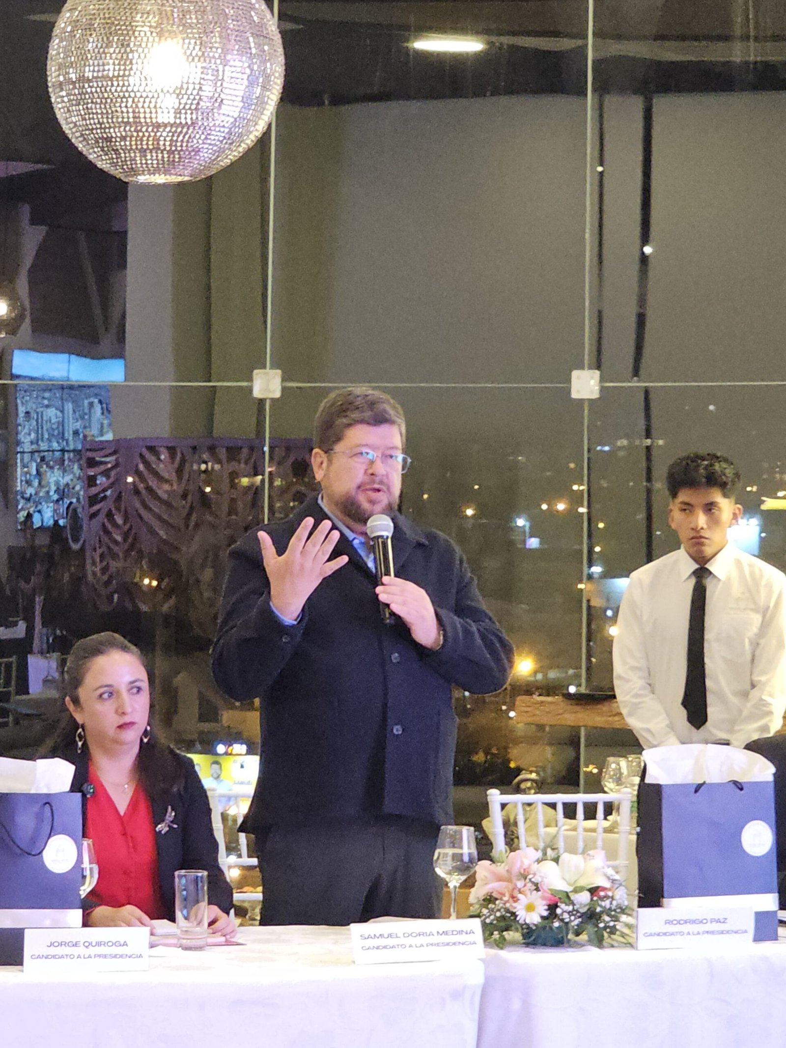 Samuel Doria Medina: “La salud la dirigirán los mejores hombres y mujeres del ramo” 2 WhatsApp Image 2025 06 11 at 10.13.15 scaled