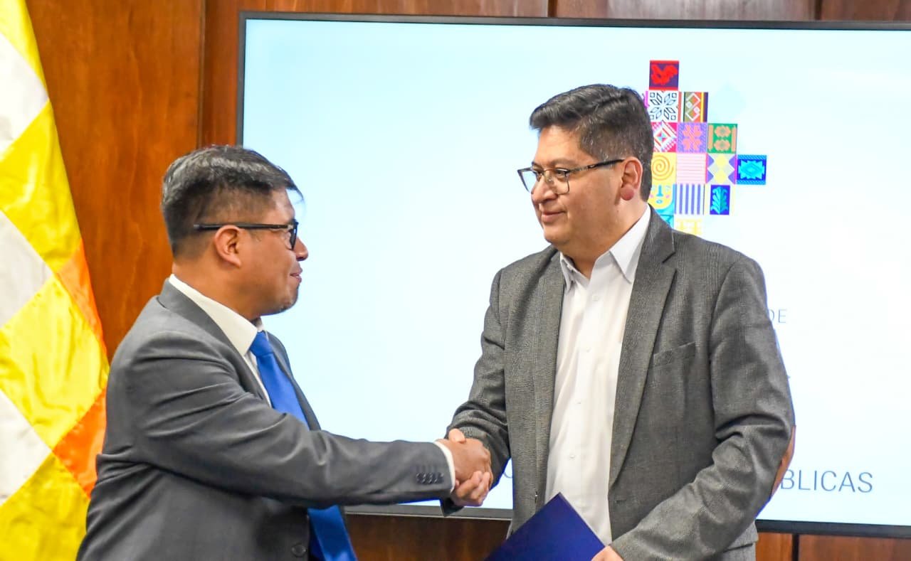 Ministro de Economía nombra a Darwin Ugarte como nuevo Gerente de la Gestora WhatsApp Image 2025 08 25 at 6.45.39 PM