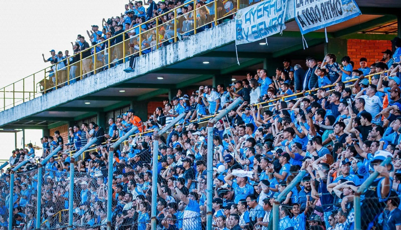 ¿Cuántos partidos jugó Blooming como local en el Gilberto Parada de Montero? WhatsApp Image 2025 10 28 at 08.38.40