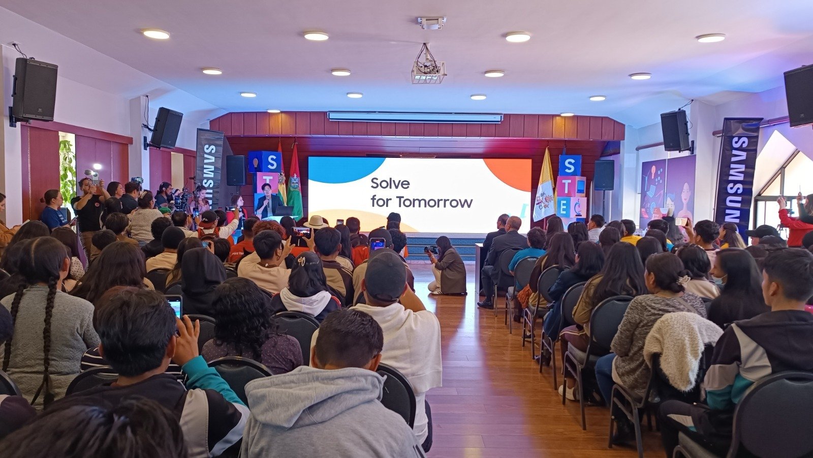 Samsung revela a los finalistas de Solve for Tomorrow: cinco soluciones escolares buscan transformar Bolivia 2 WhatsApp Image 2025 11 18 at 22.23.26