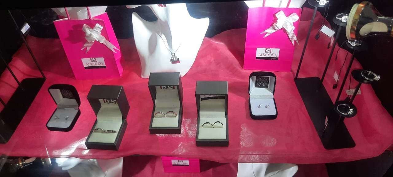 Afrodita Joyeria inaugura una nueva sucursal en el Megacenter La Paz WhatsApp Image 2025 12 16 at 16.53.08