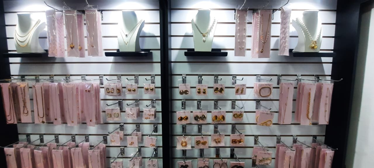 Afrodita Joyeria inaugura una nueva sucursal en el Megacenter La Paz 2 WhatsApp Image 2025 12 16 at 16.53.09