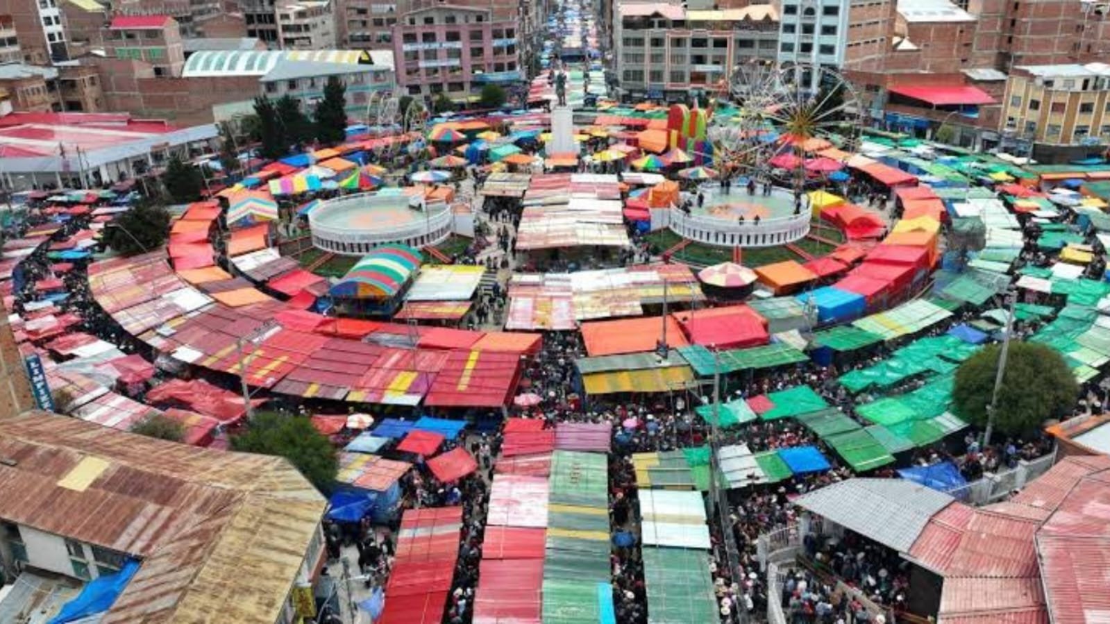 Feria de la Alasita de Villa Dolores concluye el domingo con remate y la “hora loca” WhatsApp Image 2026 02 15 at 11.21.30 AM