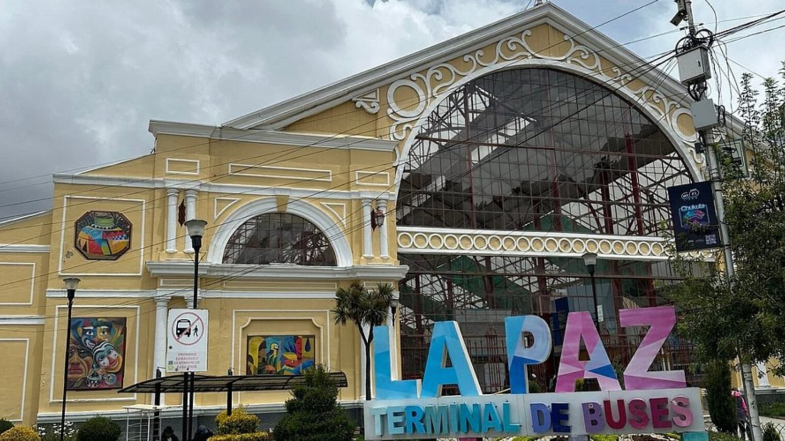 Terminal de Buses La Paz recomienda no aceptar bebidas de desconocidos en los viajes WhatsApp Image 2026 02 15 at 11.21.31 AM