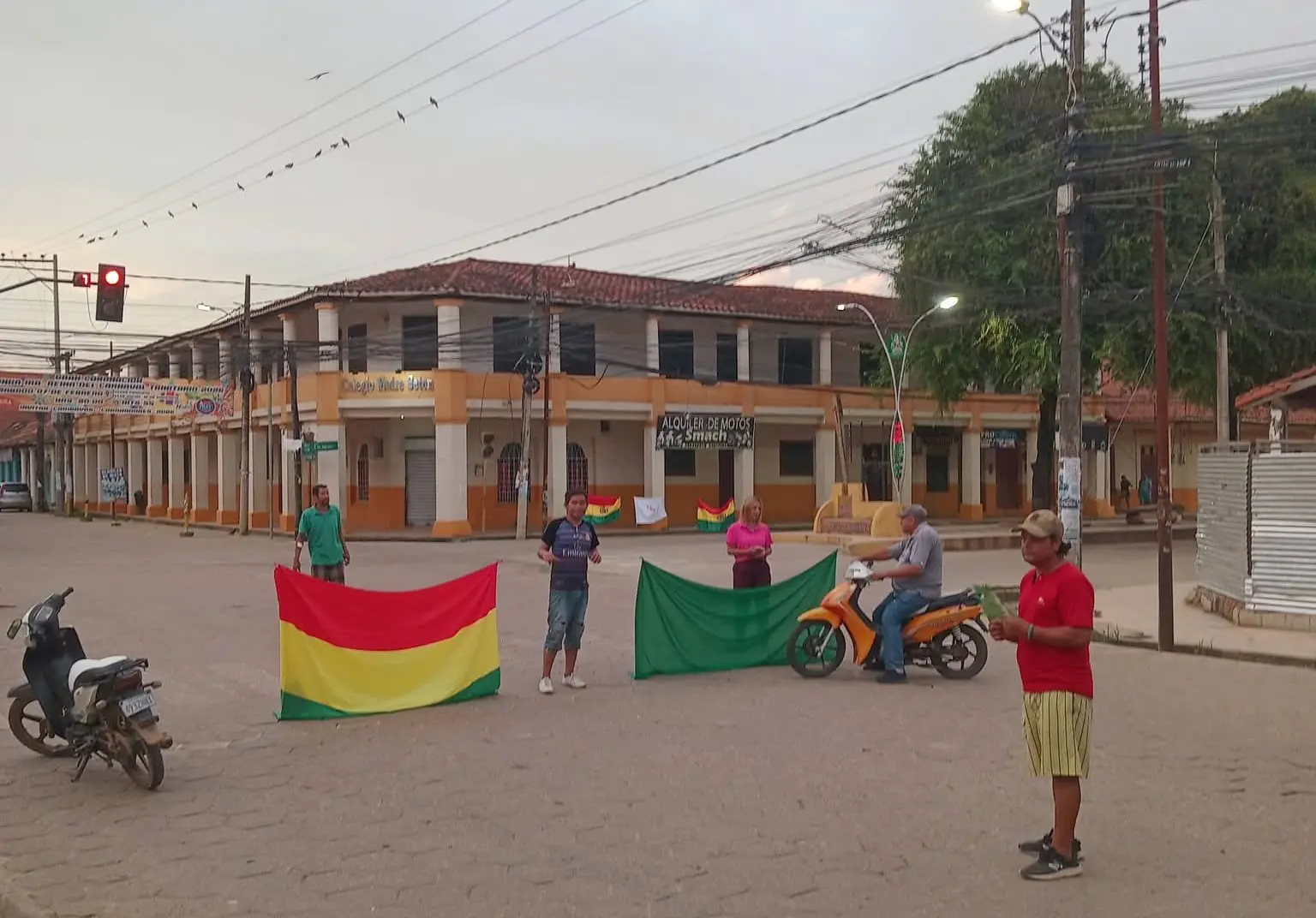 Beni acata paro cívico de 24 horas en protesta por venta de gasolina de «mala calidad» WhatsApp Image 2026 02 20 at 08.14.04