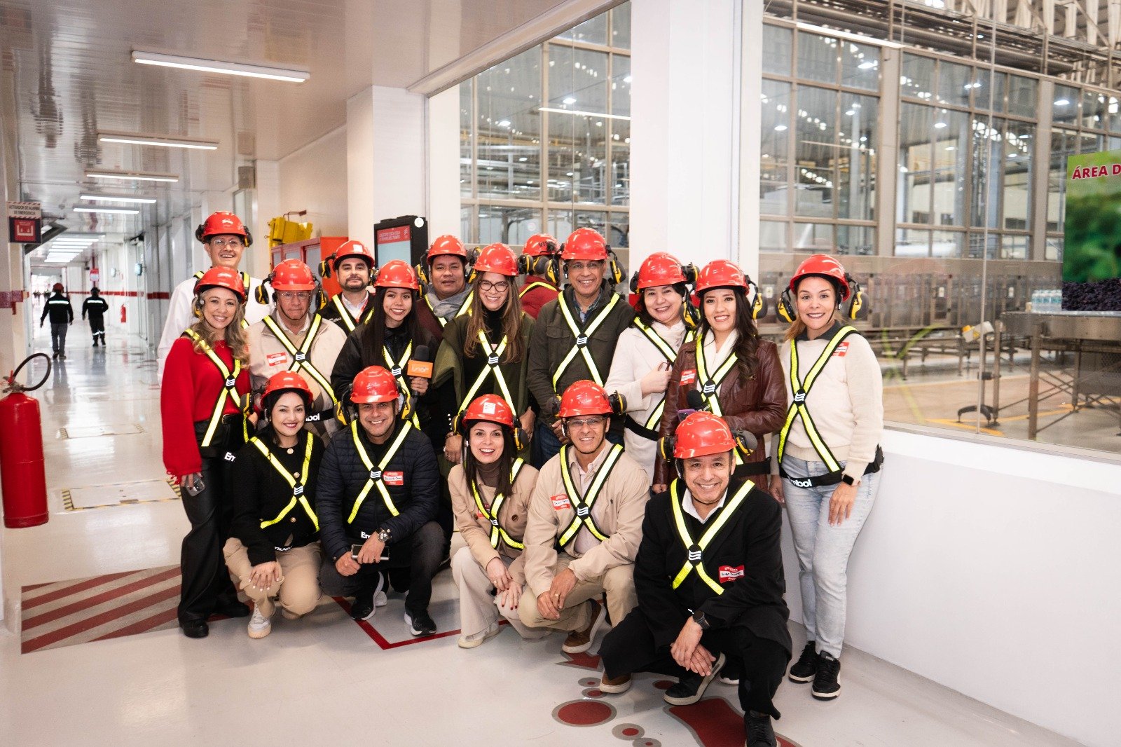 EMBOL inaugura visitas a su planta en Santa Cruz para mostrar una operación de clase mundial WhatsApp Image 2026 06 08 at 15.01.05