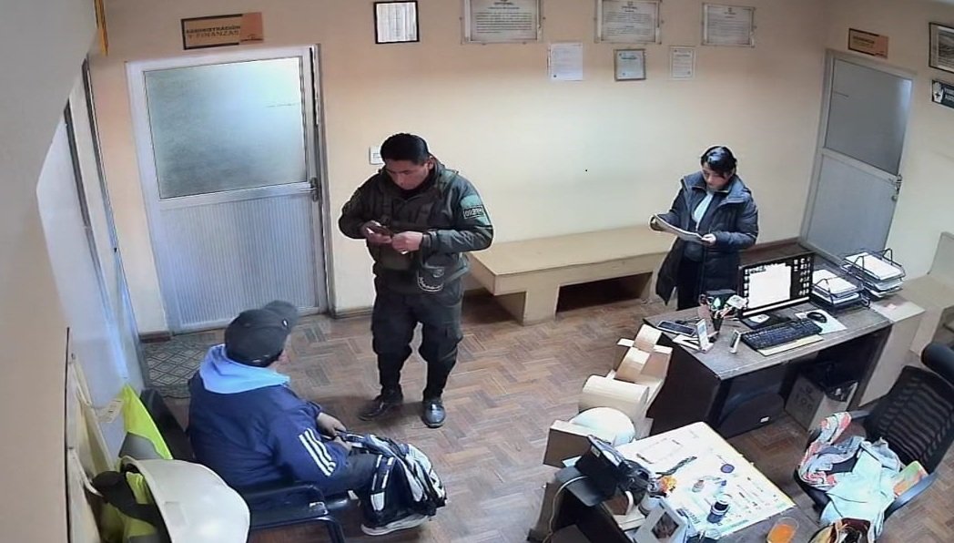 Un hombre se presentó en Cartonbol y exigió Bs 2.000 para bloqueadores, reporta Fiscalía WhatsApp Image 2026 06 13 at 9.22.31 AM 1 1 1
