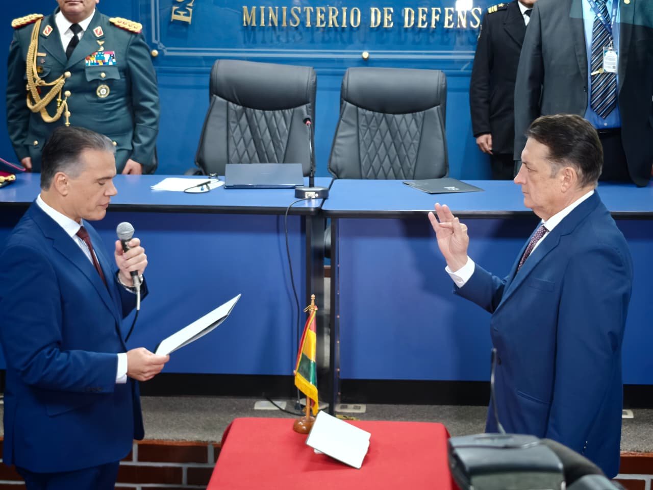 Roberto Rivero es posesionado como nuevo viceministro de Defensa Civil WhatsApp Image 2026 07 14 at 12.00.17