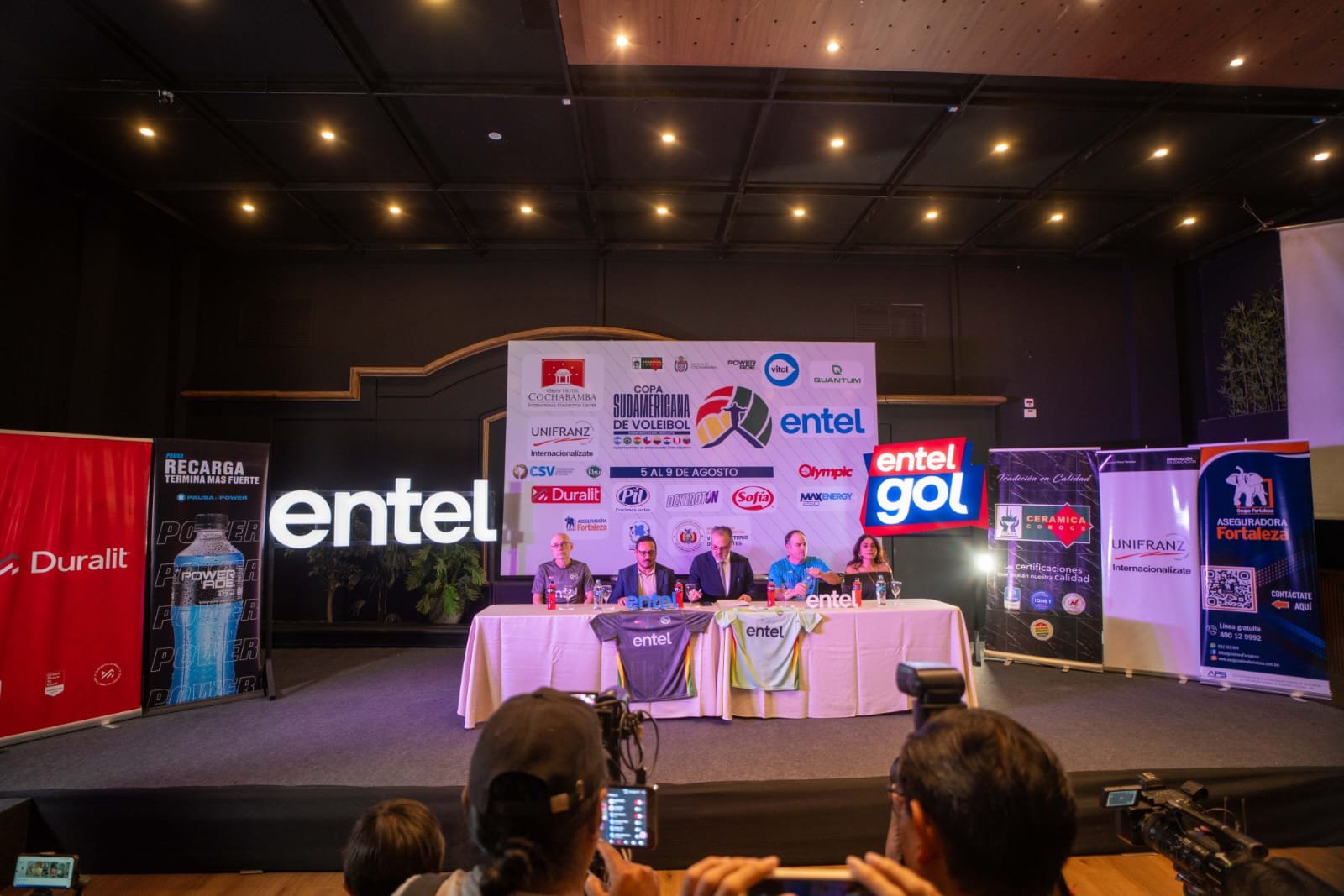 Entel conecta al deporte como auspiciador del campeonato sudamericano de voleibol masculino WhatsApp Image 2026 07 15 at 00.20.10