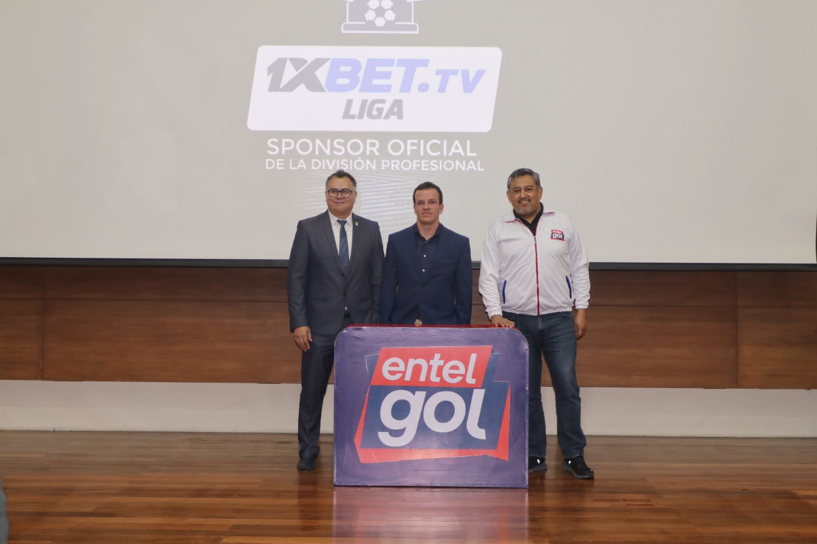 Entel impulsa el fútbol boliviano con la presentación del nuevo patrocinador de la División Profesional 2026 WhatsApp Image 2026 07 18 at 07.18.49