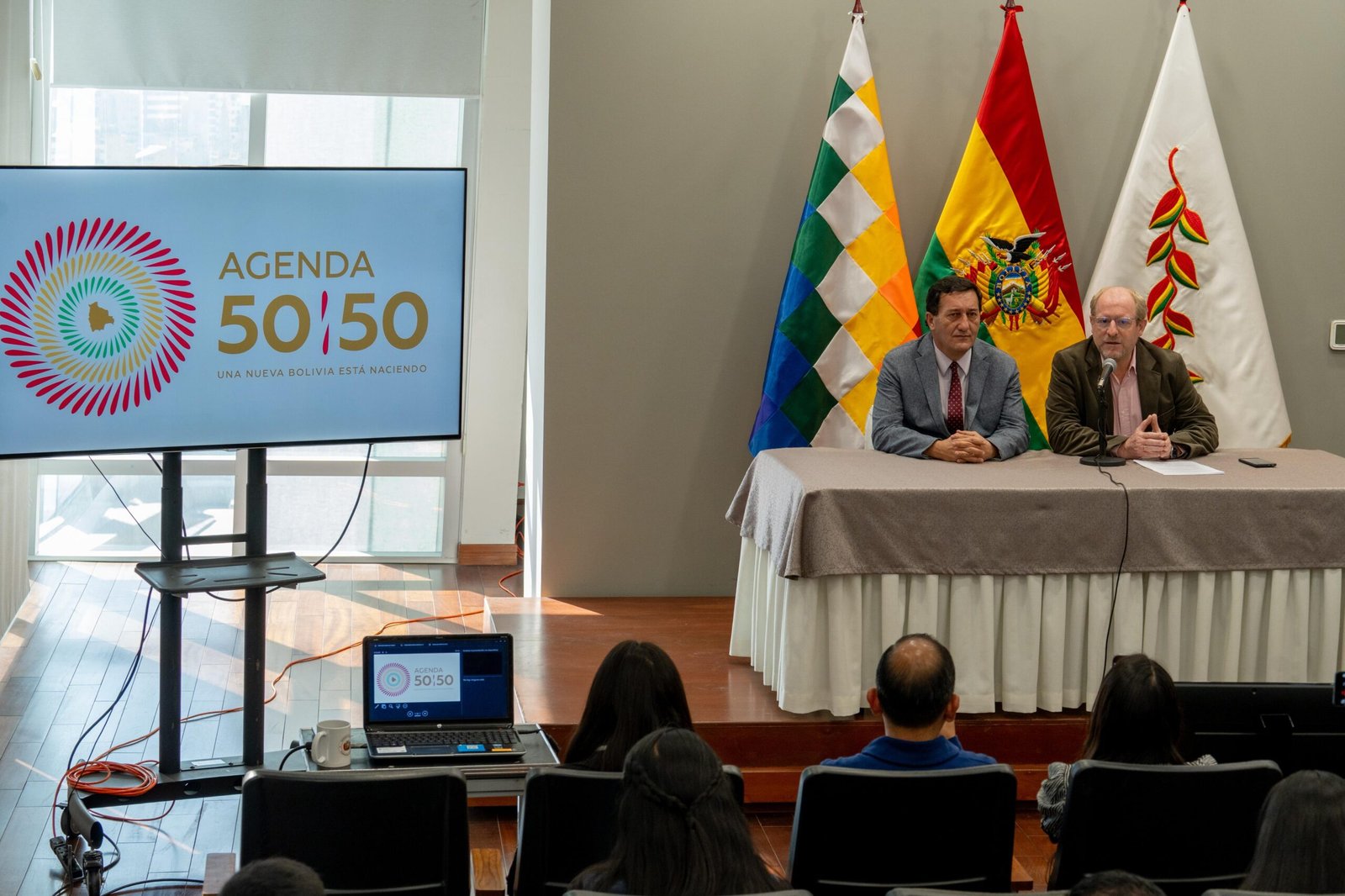 Agenda 50/50: Gobierno convoca al diálogo al Magisterio Urbano y confirma mesas de trabajo con maestros rurales WhatsApp Image 2026 10 21 at 15.29.37