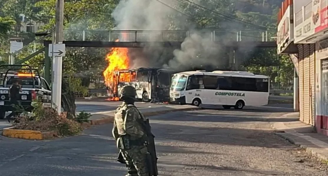 Varias embajadas alertan a sus ciudadanos ante bloqueos y violencia en México ataques 1