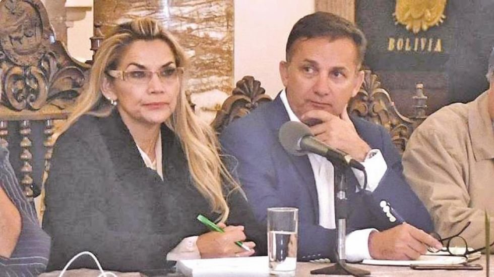 Áñez respalda pedido de exministro López: “Detrás existe una razón profundamente humana” b99ed522 693f 400a a0ea de04386b00c6