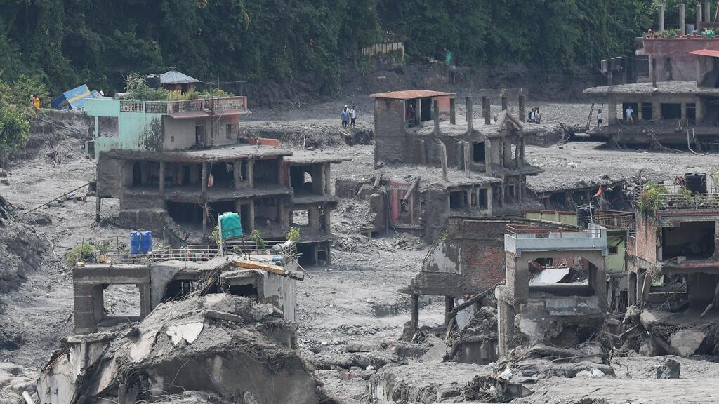 Riada en Nepal y Tíbet deja 1.225 muertos y más de 4.700 desaparecidos baf295f30239310febd3bbed9fa1b3fa08b573d8w