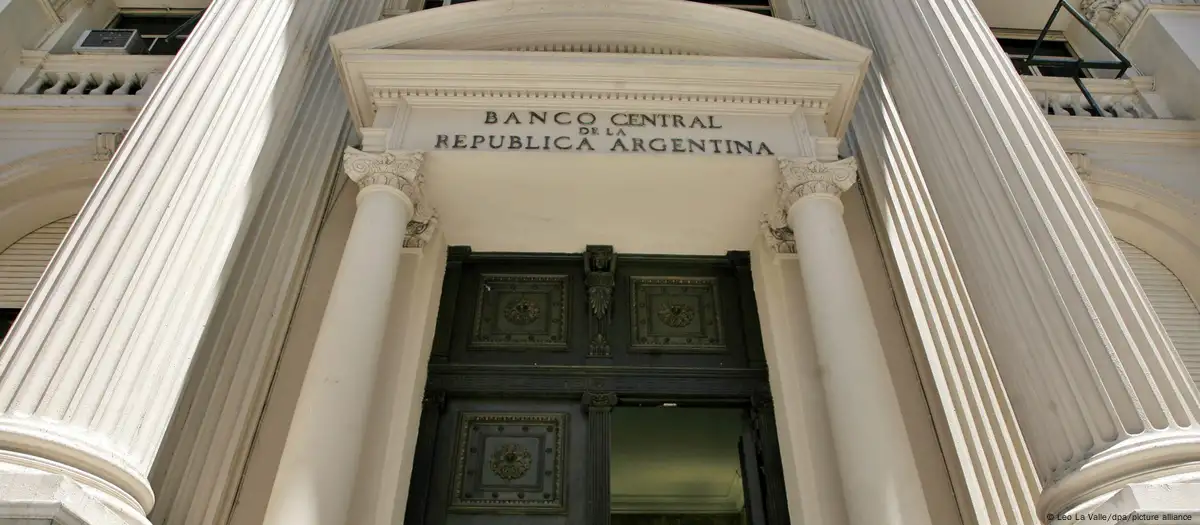 Argentina: La moneda nacional se dispara luego de la victoria de Javier Milei banco