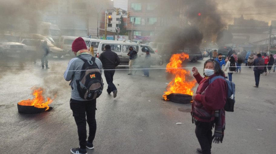 Suman tres las muertes atribuidas a bloqueos; se trata de una joven que tenía tuberculosis c bloqueo 415387 21A5 1