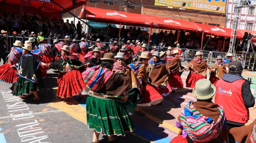 El Alto realiza el Anata Andino 2026 entre danzas y alegría familiar c3649032 48e6 49f6 b4b7 0f5e969a6341