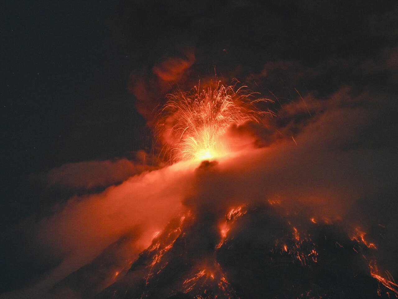 Guatemala declara alerta de «peligro» por erupción del volcán de Fuego caa94cfa5bcc0b0f07df83b215ec4cbfc1a0b67b