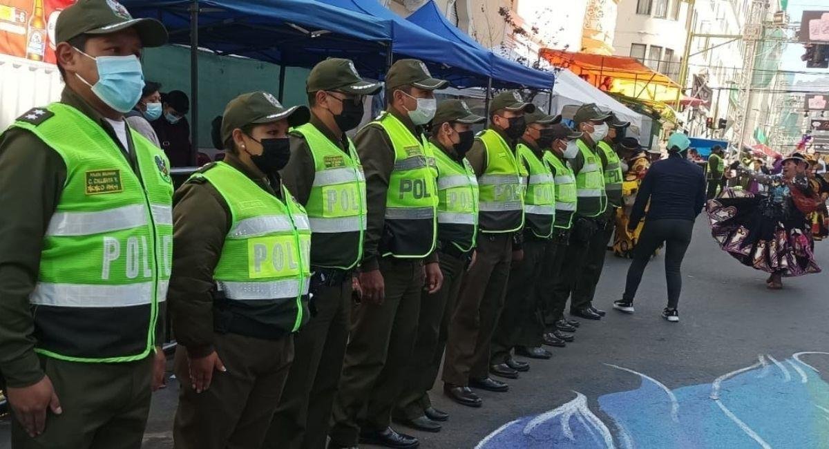 Policía retira a bailarines y músicos que bebían en vía pública tras el Gran Poder como sera el operativo de seguridad para el gran poder 2024 1239447