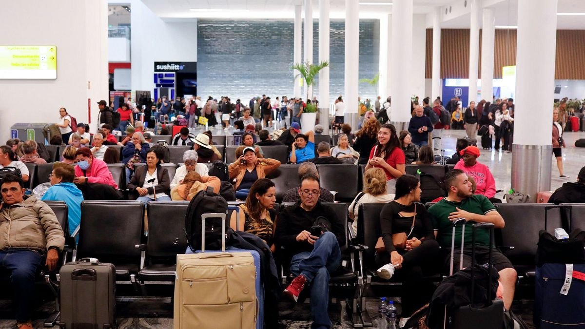 Guerra en Medio Oriente paraliza vuelos y obliga a evacuaciones masivas descarga 28